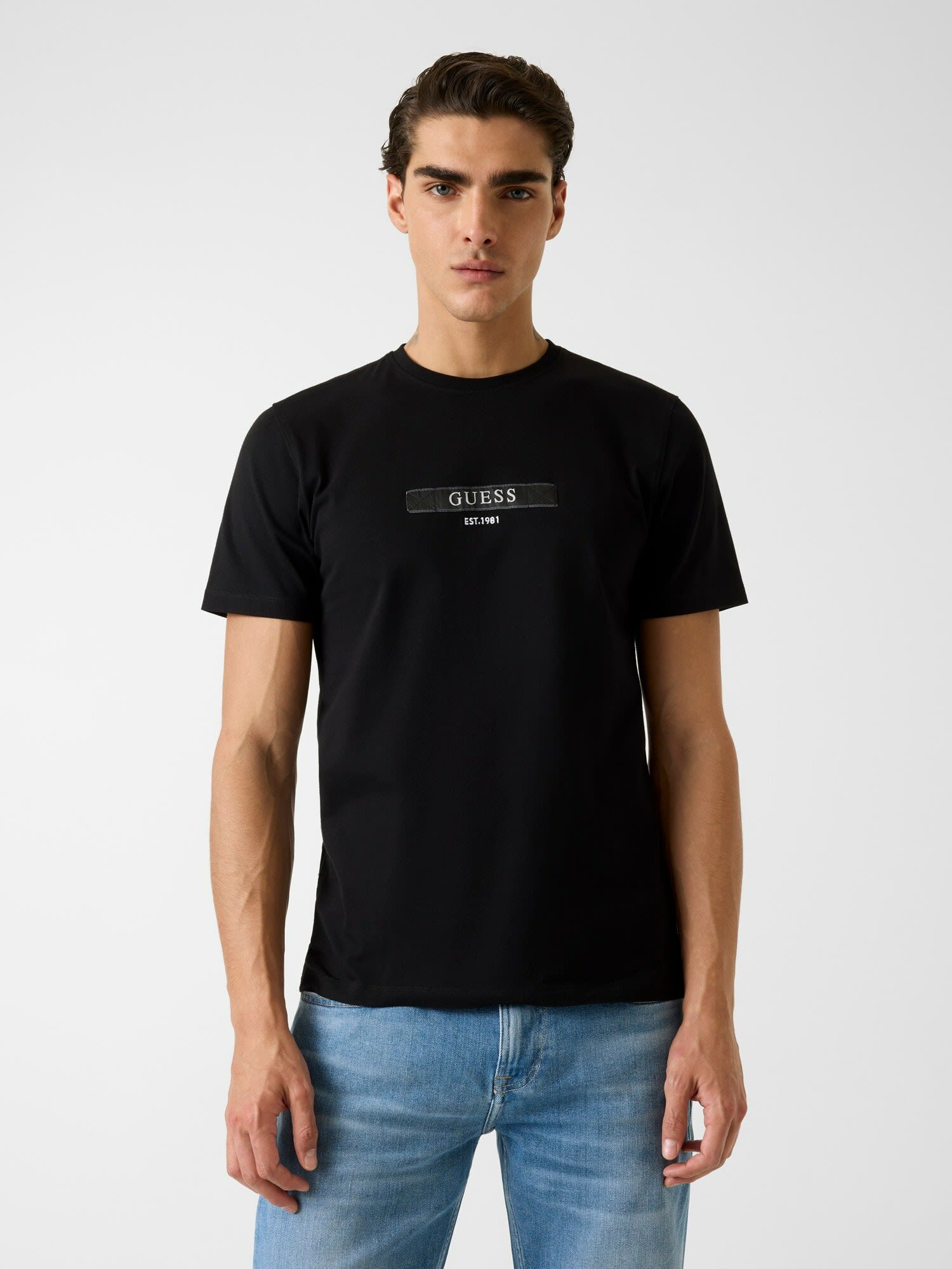 Футболка GUESS