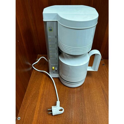 Кофеварка капельная Moulinex белого цвета 249000₽