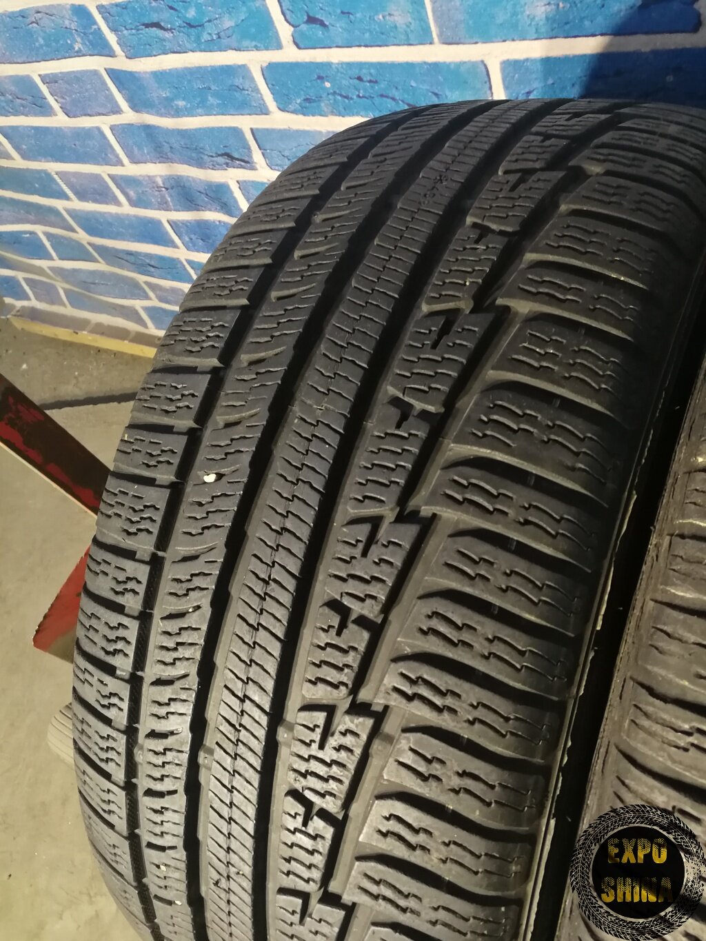 Nokian Tyres WR A3 245 45 18 100 V