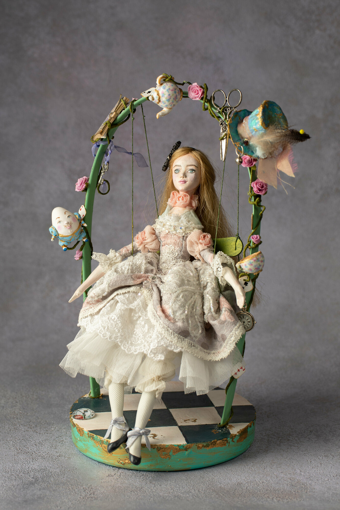 Авторская кукла "Алиса в беседке" ручной работы , интерьерная