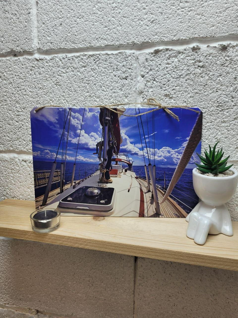 Яхта в море, водоём картина постер 20 на 30 см, шнур-подвес в подарок
