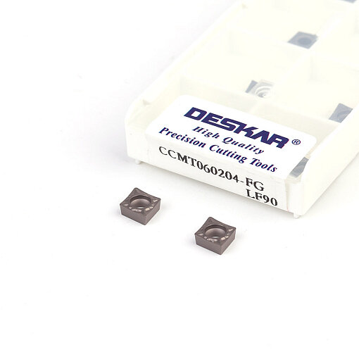 фото CCMT060204-FG LF90 токарная пластина Deskar 00-00036165