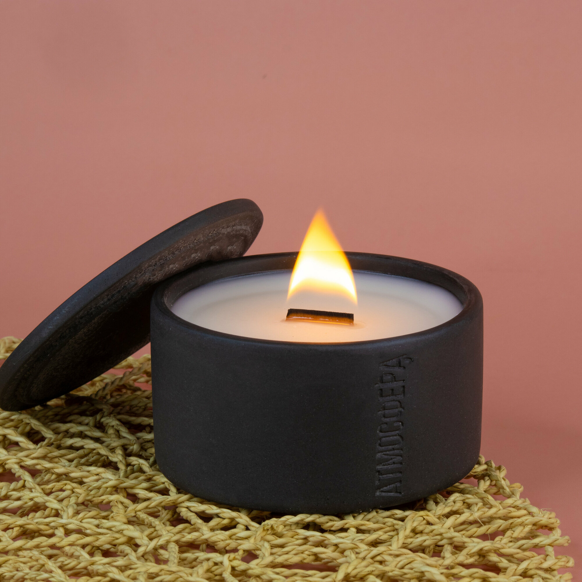 фото Свеча ароматическая «Bitter Peach» серая