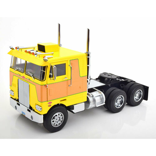 Peterbilt 352 pacemaker 1977-1979 yellow brown