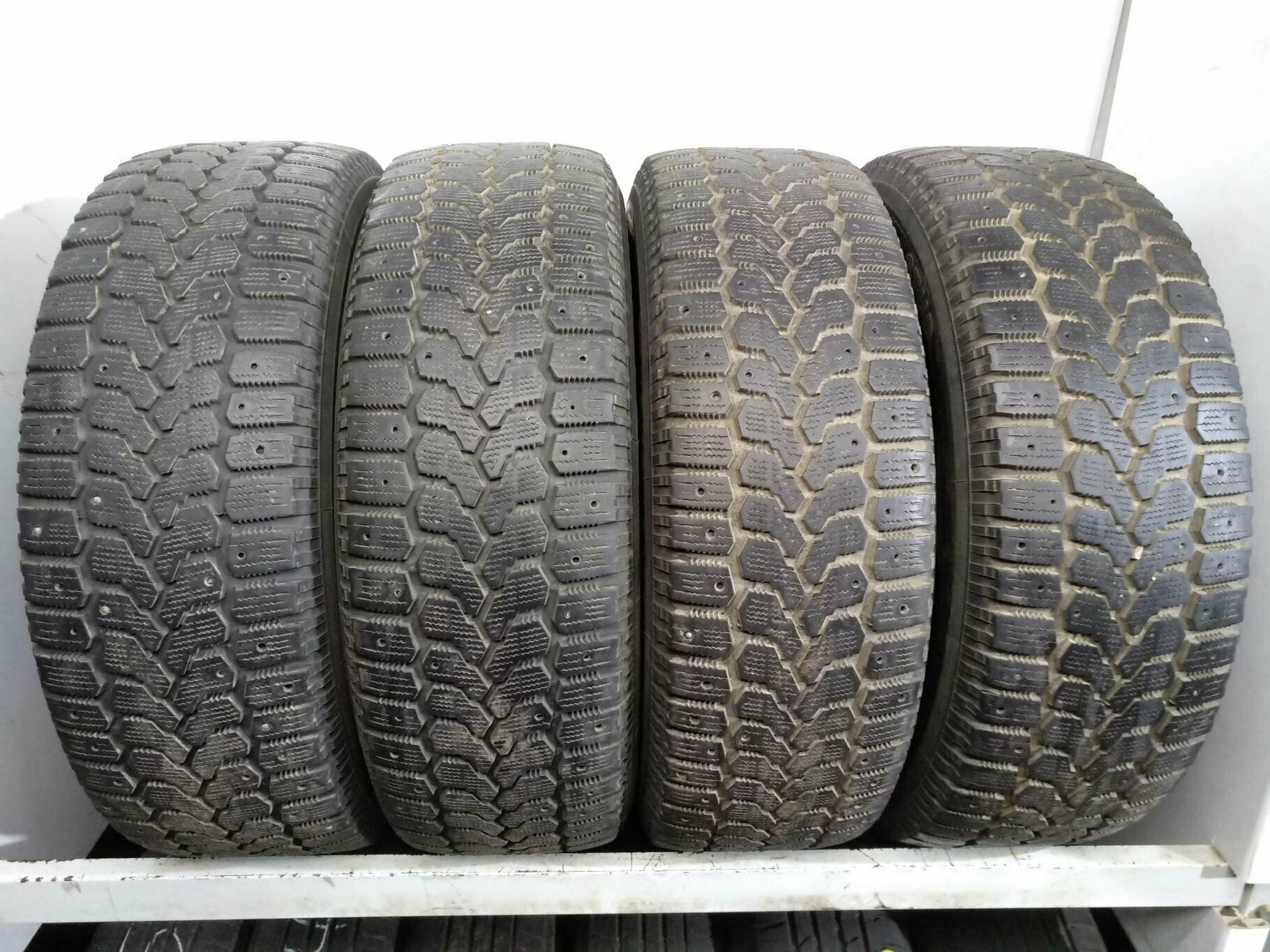 Шины Yokohama Ice Guard F700Z 215/60 R17 96Q БУ Зимние нешипованные