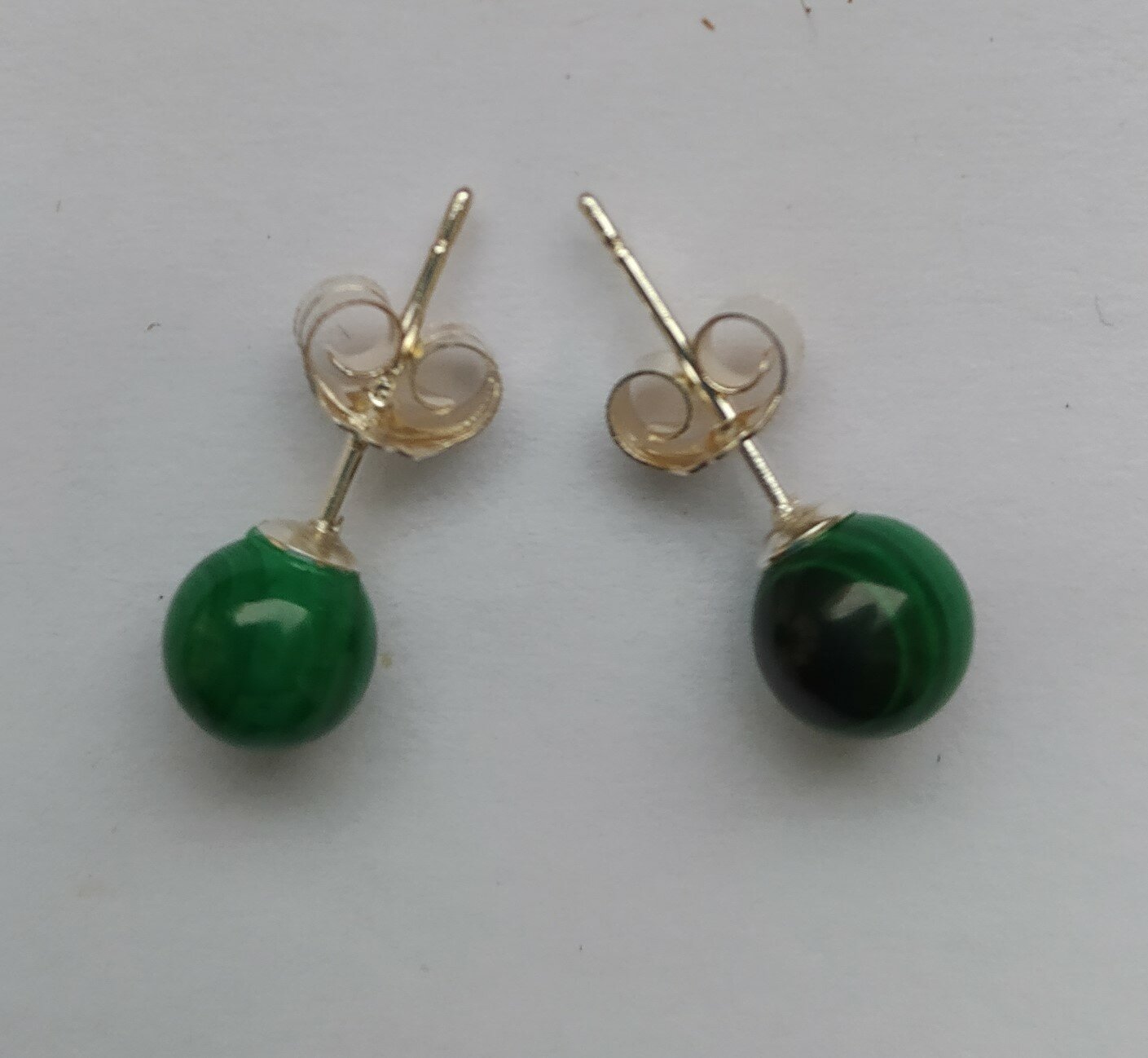 Серьги пусеты, малахит, размер 2 мм, зеленый — фото 1
