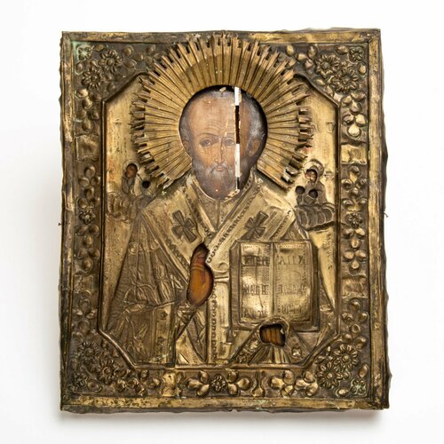 николай чудотворец икона в серебряном окладе в античной ризе Икона Николай Чудотворец с предстоящими в окладе, дерево, темпера, латунь