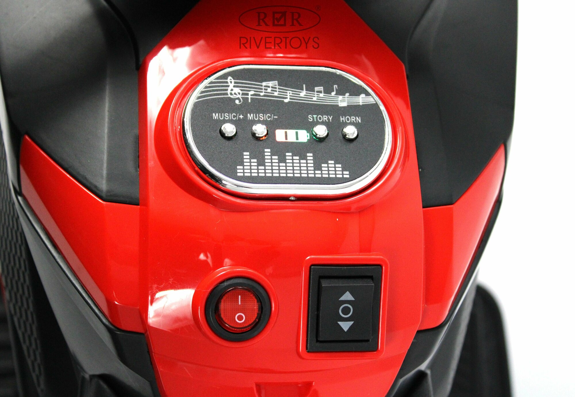 RiverToys Детский электротрицикл K002PX красный