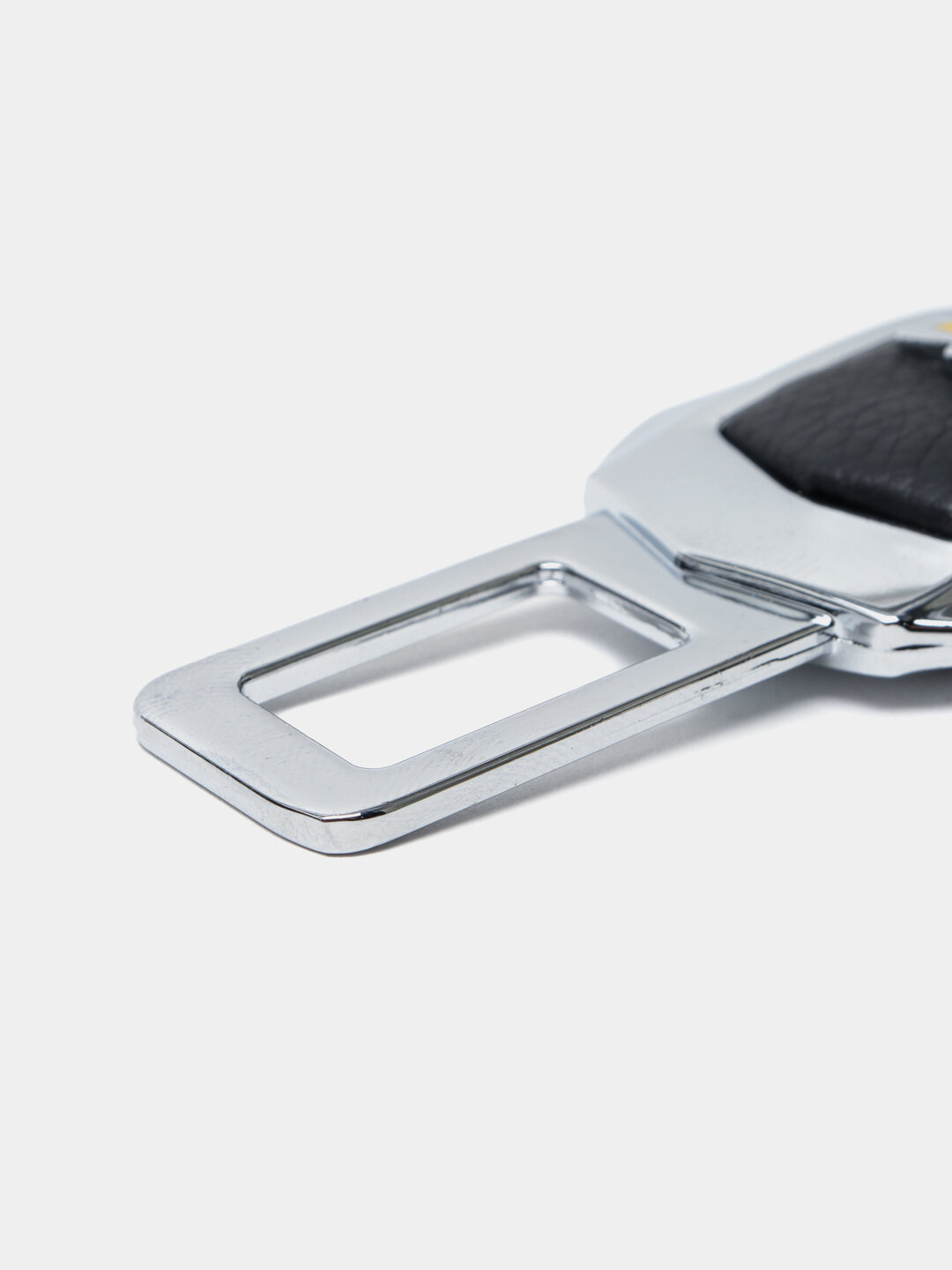 Заглушка ремней безопасности для автомобиля, универсальный, кроме Нексия 3 и Спарк — фото 1