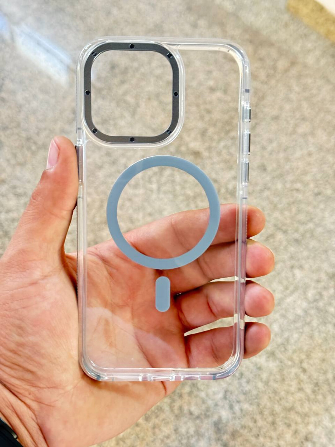 Чехол для iPhone 15Pro Max силикон Прочный и надежный, толщине он обеспечивает защиту от сильных ударов