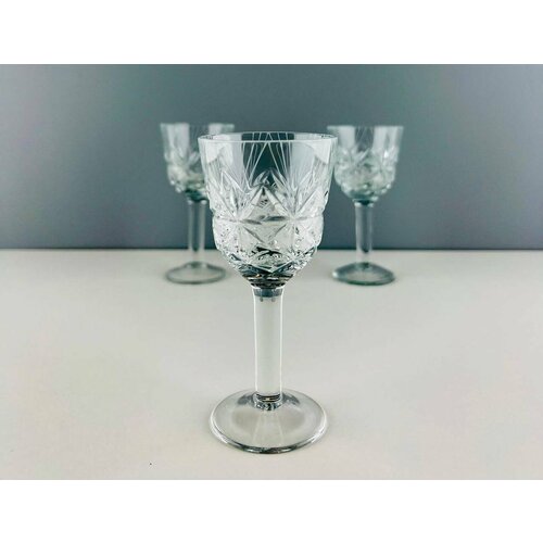 Набор винтажных рюмок 