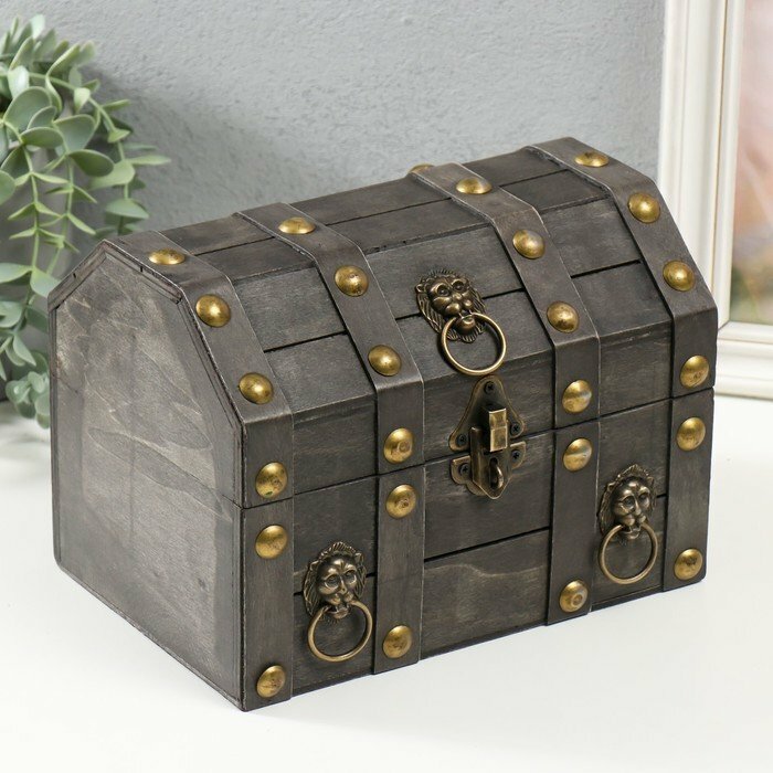 фото Шкатулка сундучок дерево "Лев. С заклёпками" стальная 16х15,5х22 см