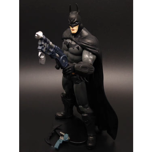 Batman Бэтмен Batman DC коллекционная фигурка 20 см batman бэтмен batman dc коллекционная фигурка 20 см