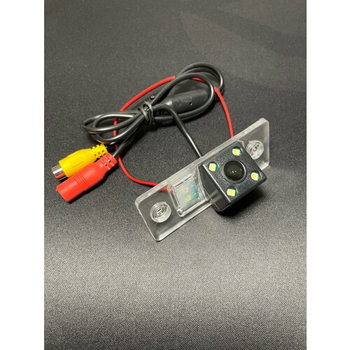 Камера заднего вида на авто VW Bora Jetta Touareg Tiguan Passat B5 B6 Golf Polo Skoda Yeti Fabia Porsche Cayenne 1150₽