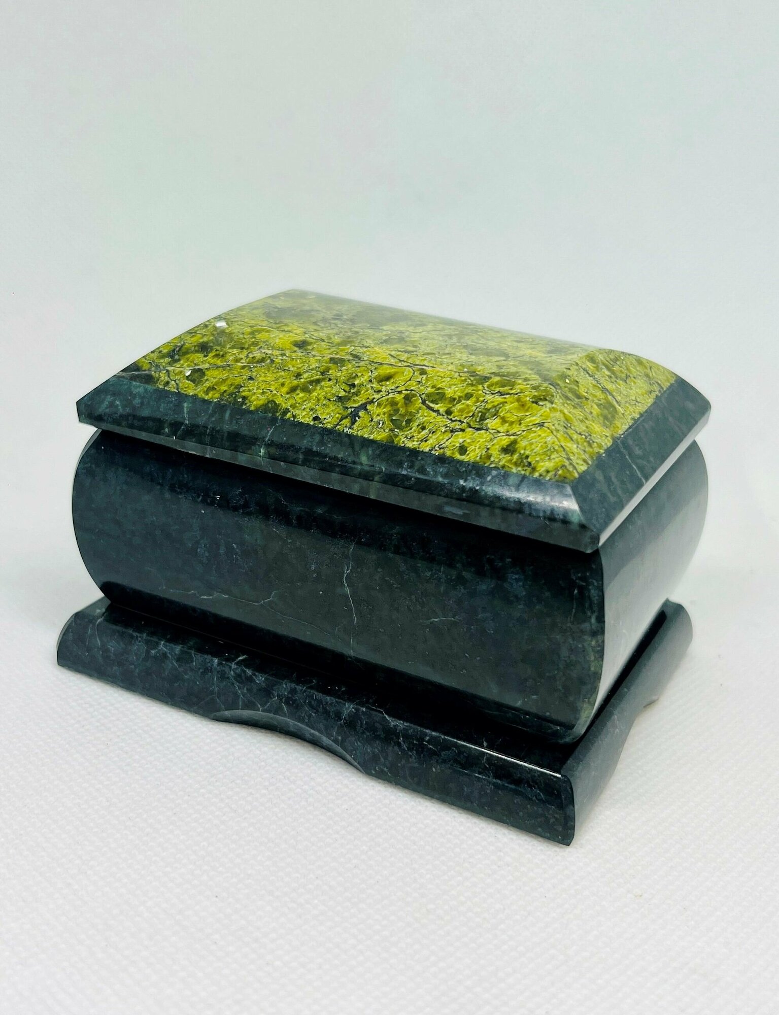 фото Шкатулка из камня чароит 13.5*6.5*4 см