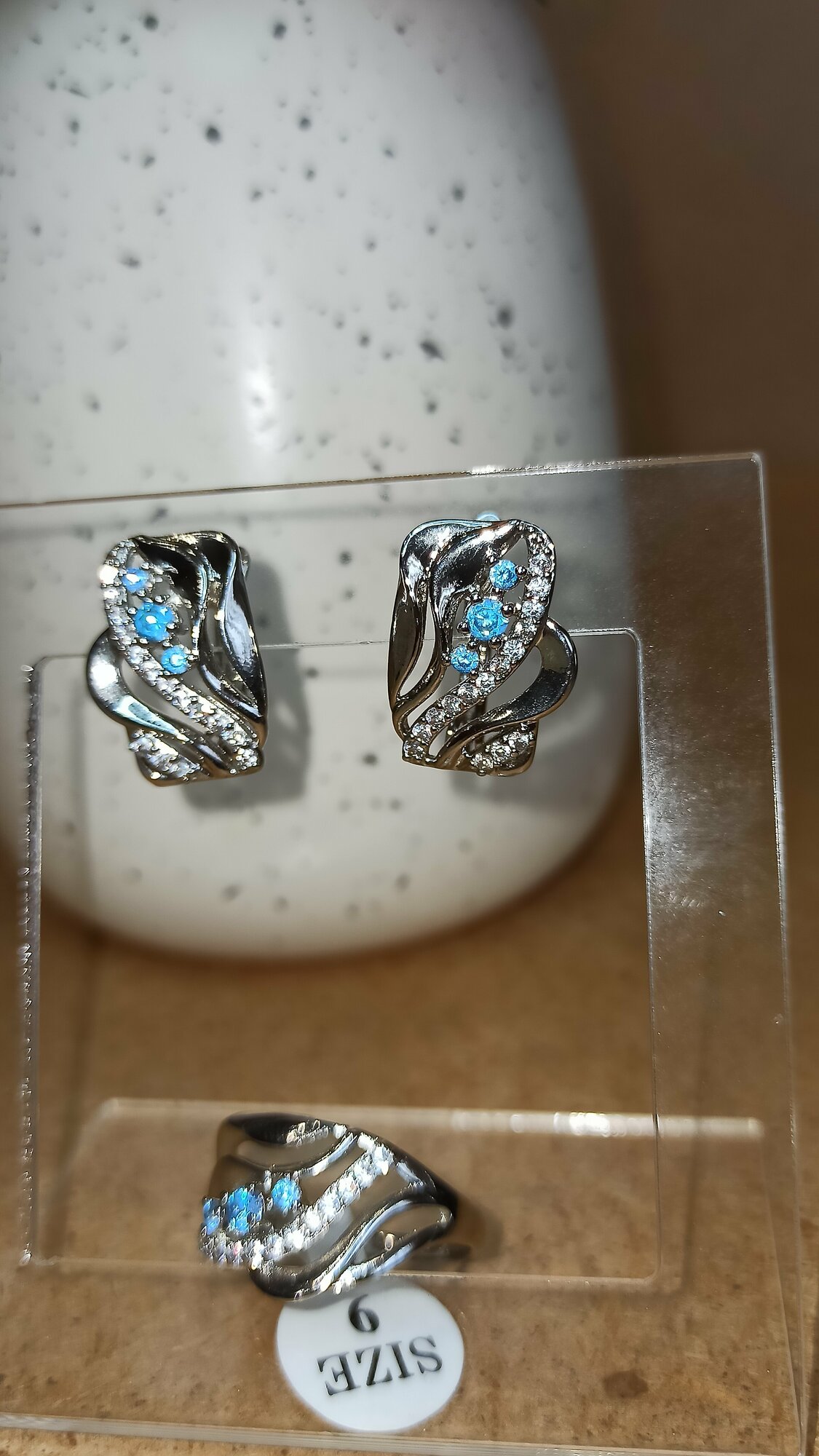 Комплект бижутерии XUPING JEWELRY: кольцо, серьги