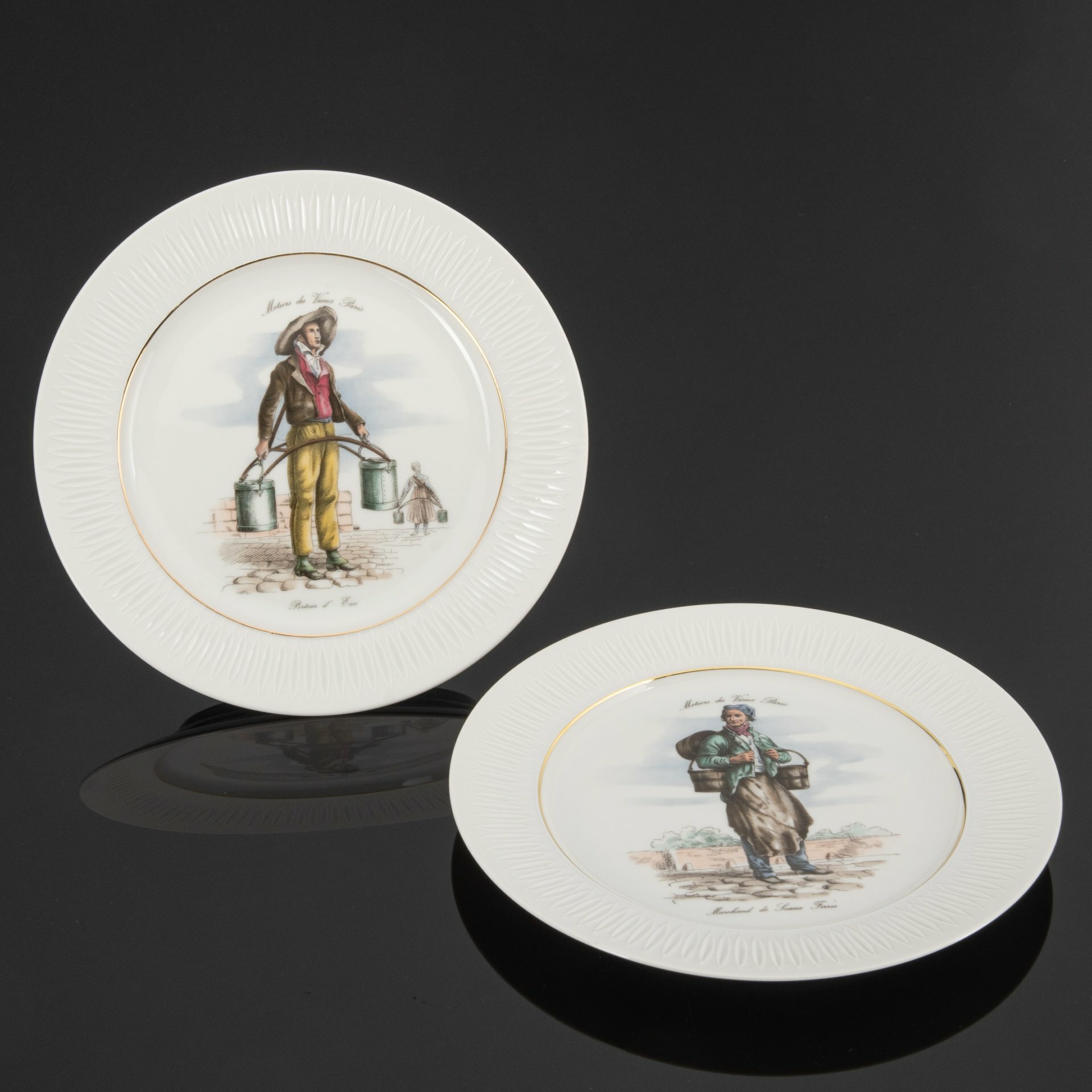 Набор из двух декоративных тарелок "Ремесла Парижа" (водонос и cборщик железа)