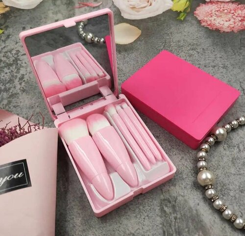 Набор кистей для макияжа с зеркалом розового цвета