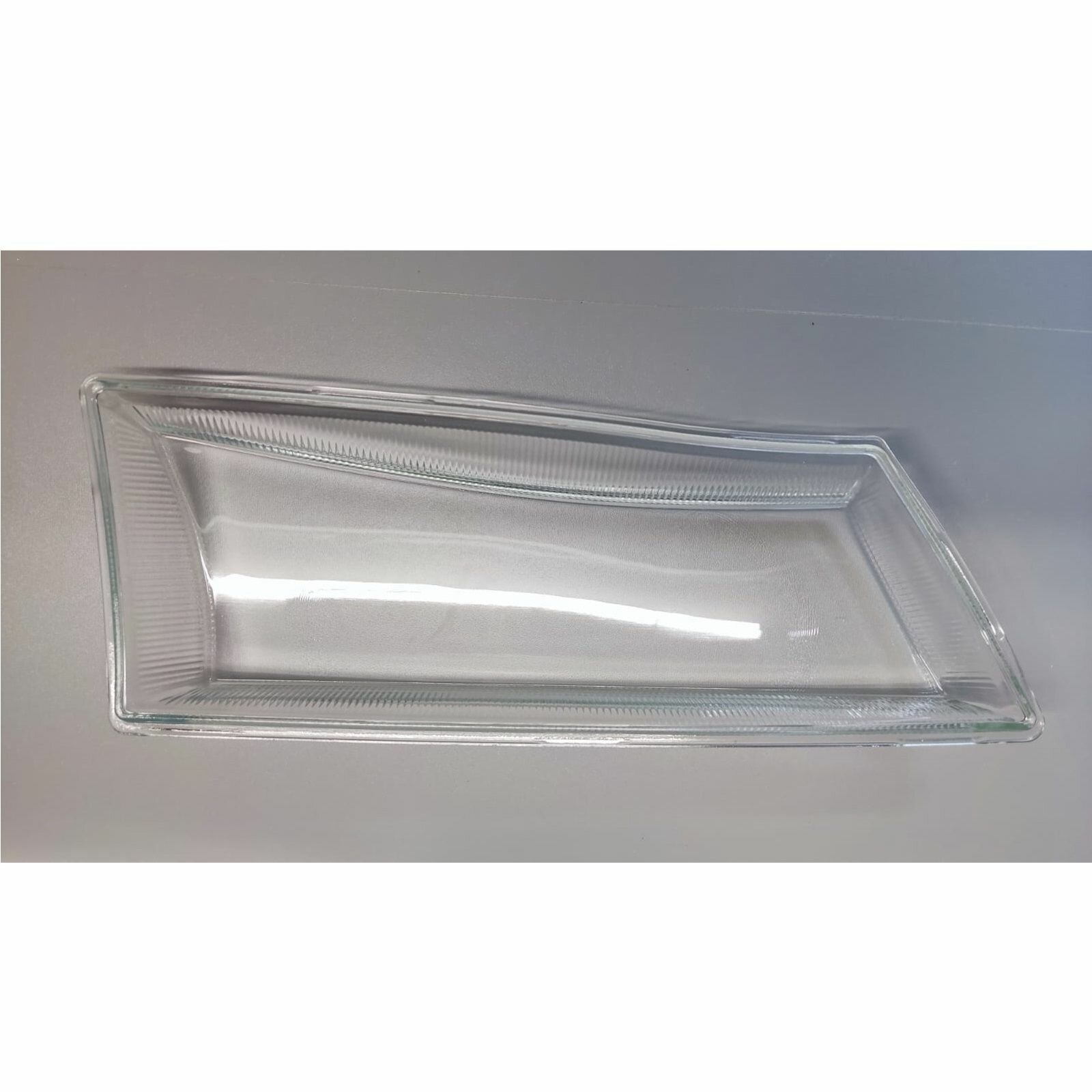 фото Стекло фары Daewoo Nexia 1997-2007 правое прозрачное