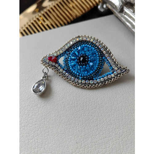 фото Брошь julia batirova, стразы, бисер, кристалл, стекло, светло-голубой
