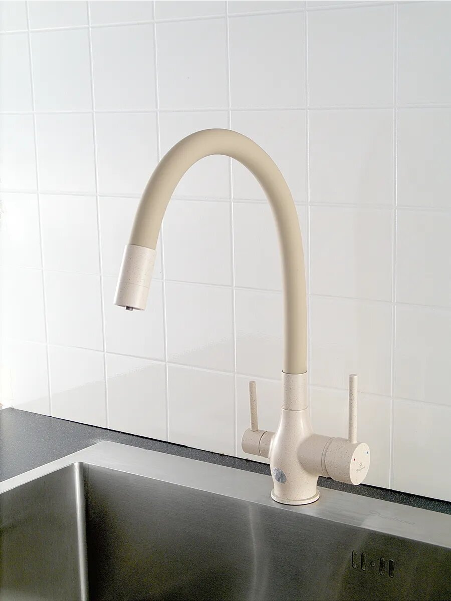 Смеситель кухонный Diadonna, латунь, излив гибкий, длина шланга 400мм, бежевый — фото 1