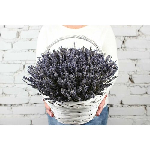 Композиция Лаванда в белой корзине