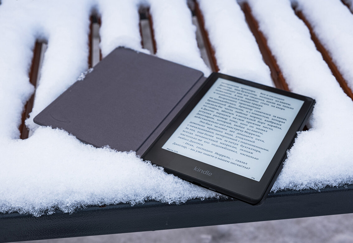 Электронная книга Amazon Kindle PaperWhite 2021 16Gb black Ad-Supported Denim с обложкой ReaderONE PaperWhite 2021 Light Blue