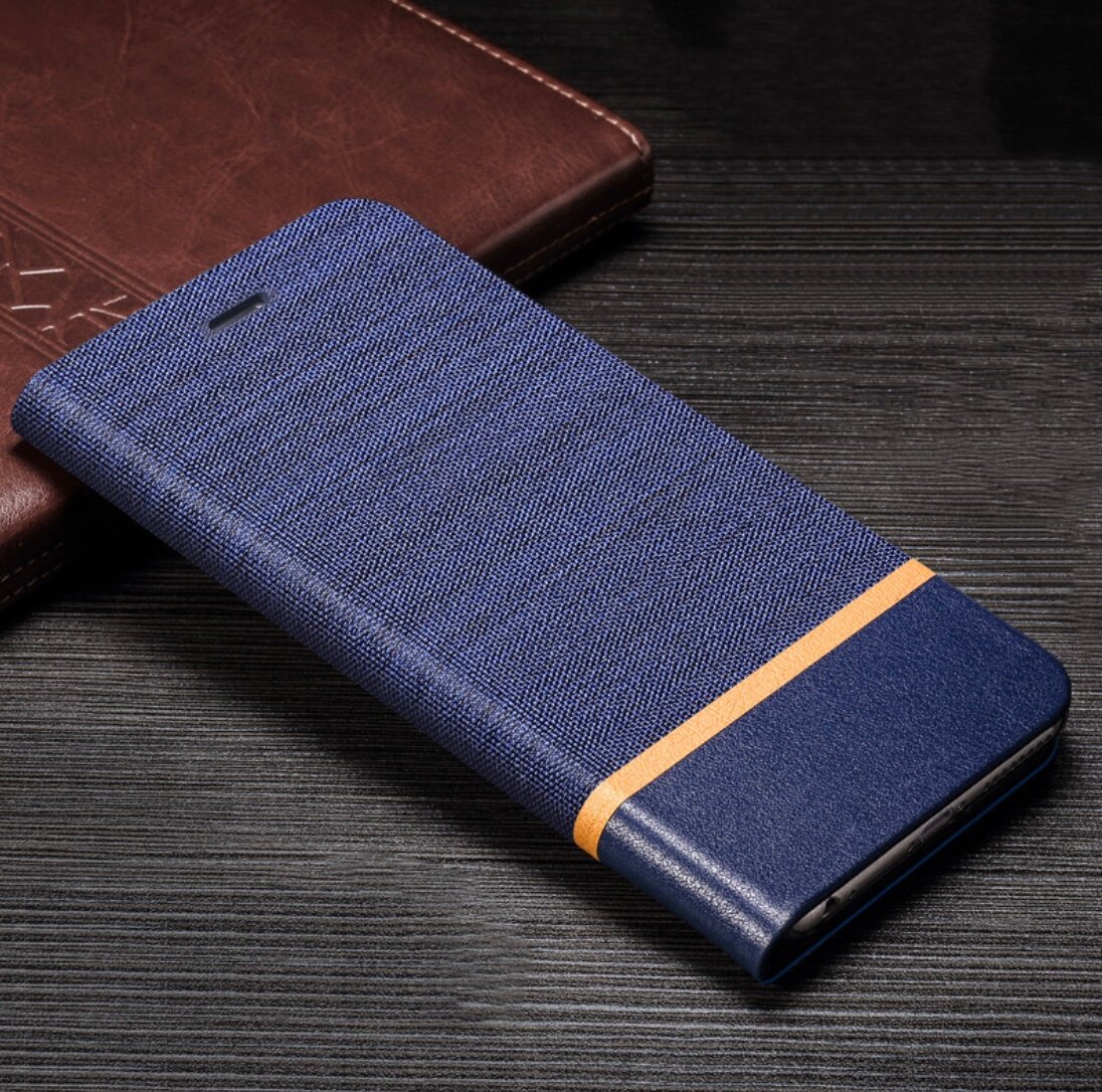 Чехол-книжка MyPads Con Striscia для Tecno Camon 19 Neo из водоотталкивающей ткани синий с золотой полосой
