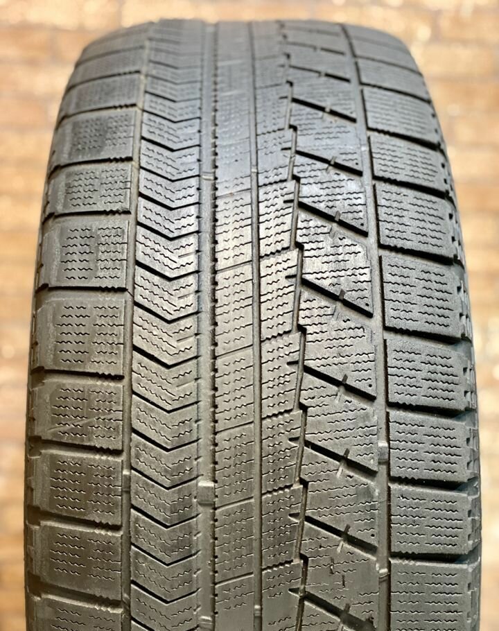 Bridgestone Blizzak VRX 245/50 R18