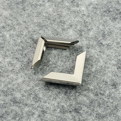 фото Уголок декоративный PS 22, 3.0 мм серебро (100 шт)