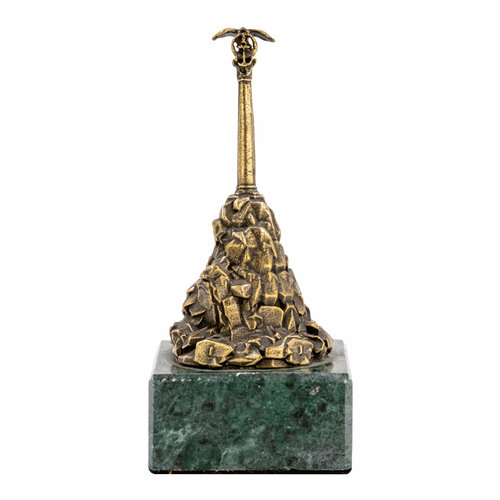 Памятник затопленным кораблям малый (ВхШхД 9х4х4)