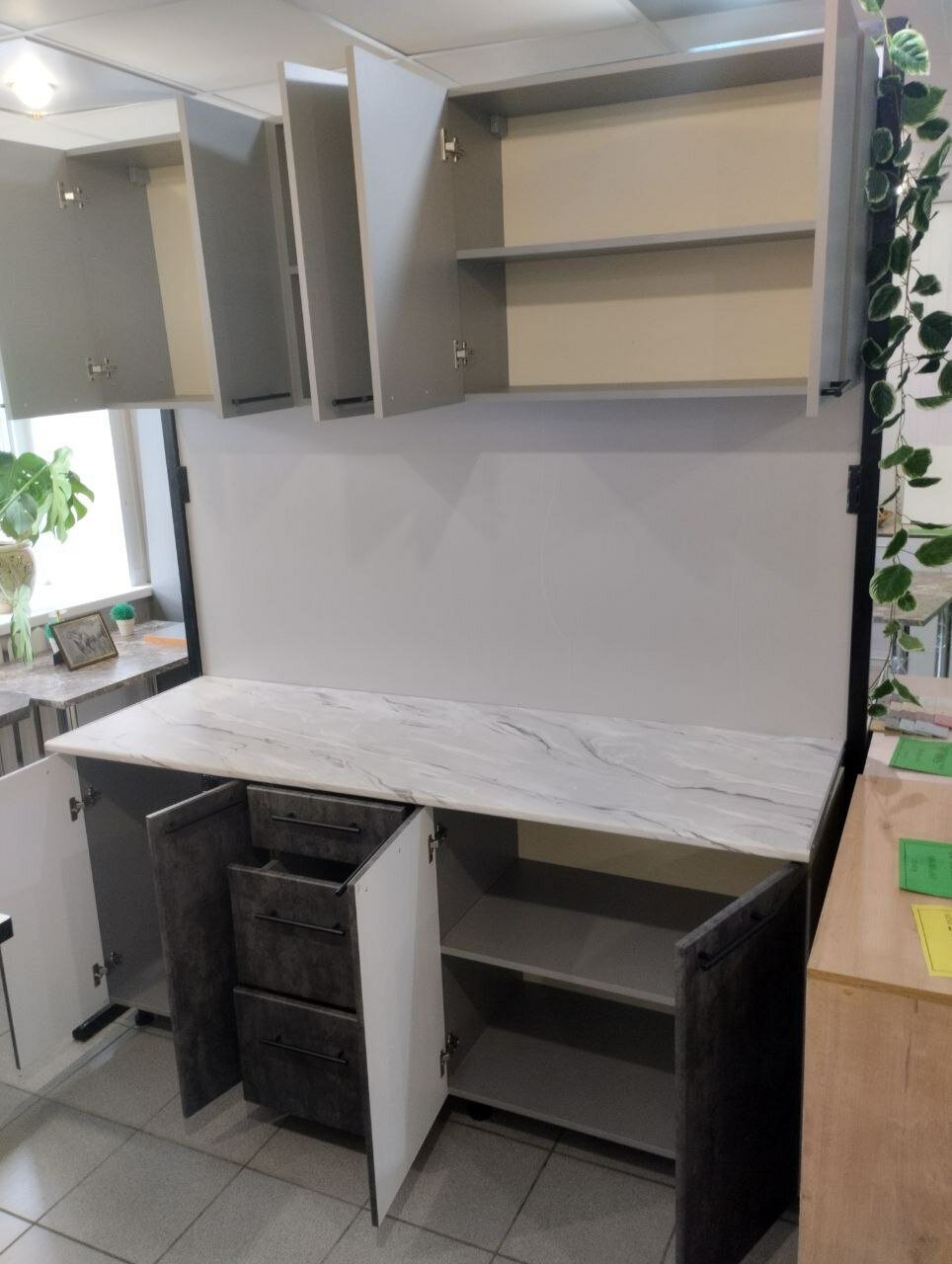 Кухонный гарнитур, кухня "Рио" 1,8 м, серый, бетон темный, ЛДСП/МДФ, со столешницей Королевский опал - фотография № 2