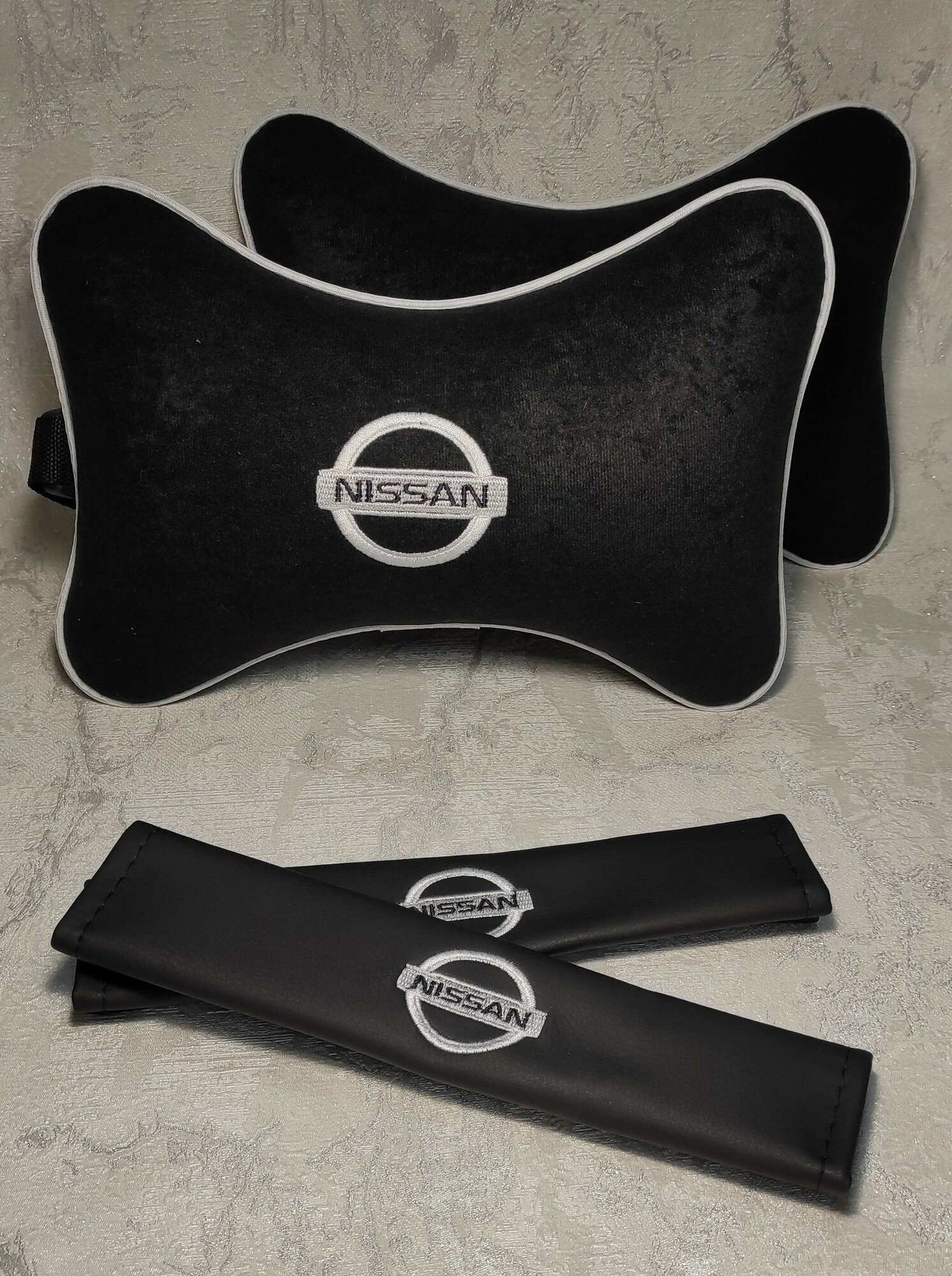 Подарочный набор: подушка на подголовник из велюра и накладки на ремень безопасности с логотипом NISSAN комплект 3 предмета