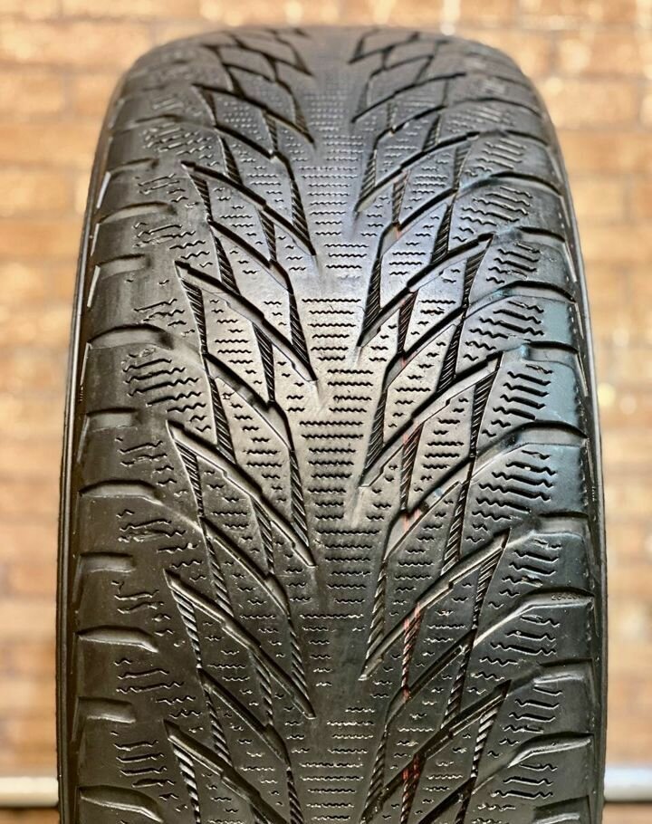 Nokian Tyres Hakkapeliitta R2 215/55 R16