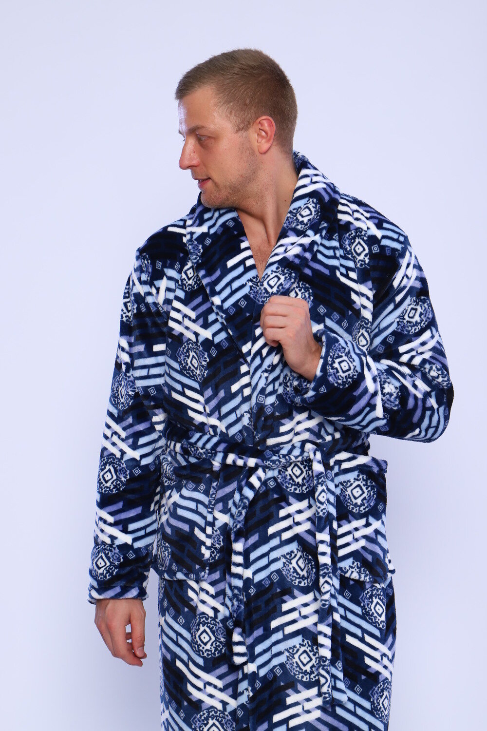Мужской халат, теплый, цвета синий, размер 54 - фотография № 2