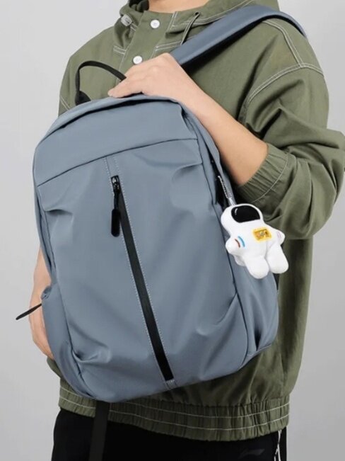 Городской повседневный школьный рюкзак с отделением для ноутбука до 15.6 дюймов из влагозащитной ткани 25 - 30 литров цвет серый + мягкий брелок