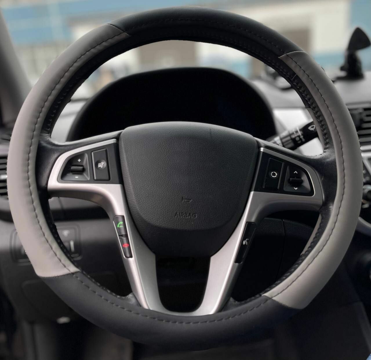 Оплетка на руль Тойота Ярис (2014 - 2017) хэтчбек 3 двери / Toyota Yaris, Искусственная кожа (высокого качества), Черный с серым