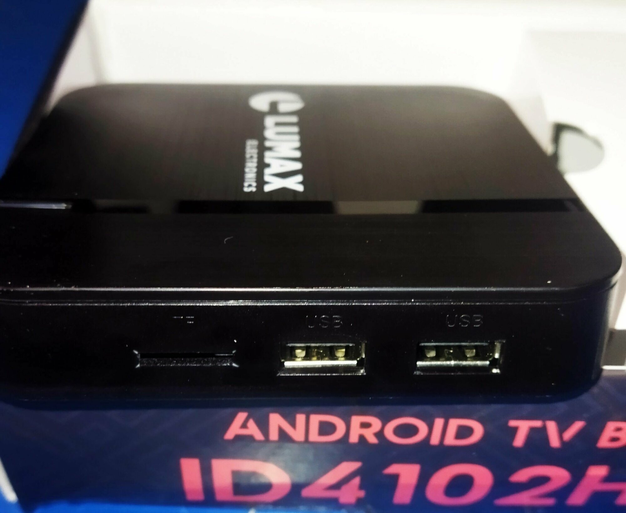 Mедиаплеер и Android Smart IPTV-приставка Lumax ID4102HD