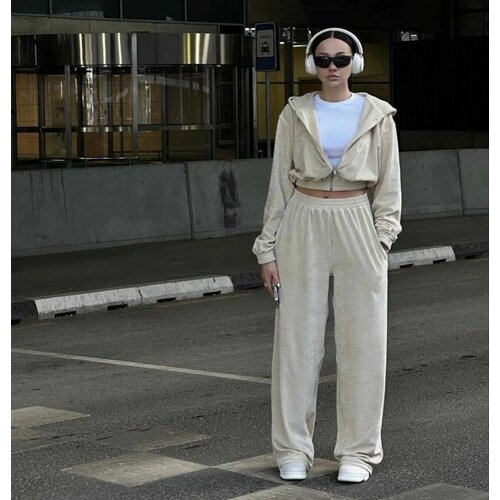 фото Костюм, размер 42-46, бежевый chika