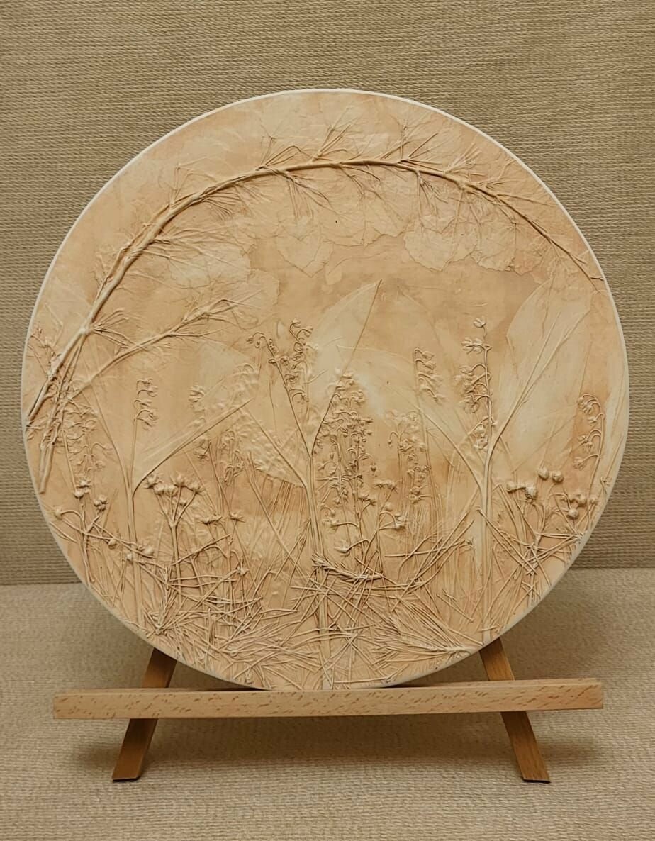 Панно из гипса, ботанический барельеф, картина "Лесная поляна", ручной работы, 46.5x46.5x1 см
