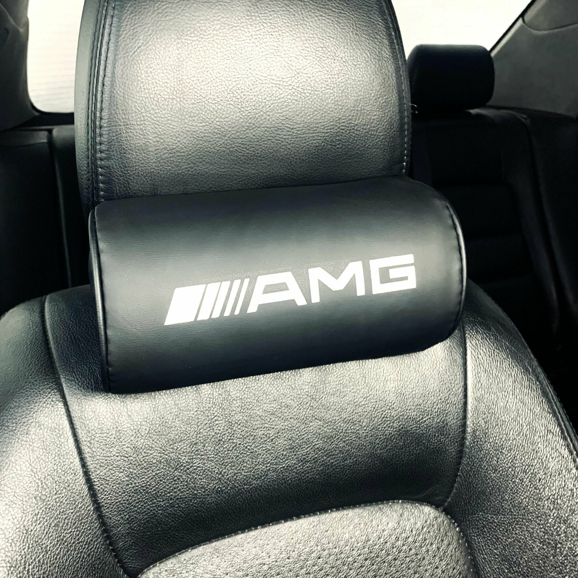 Подушка автомобильная с логотипом авто Mercedes-Benz AMG/Кожаная подушка на сиденье/Подголовник