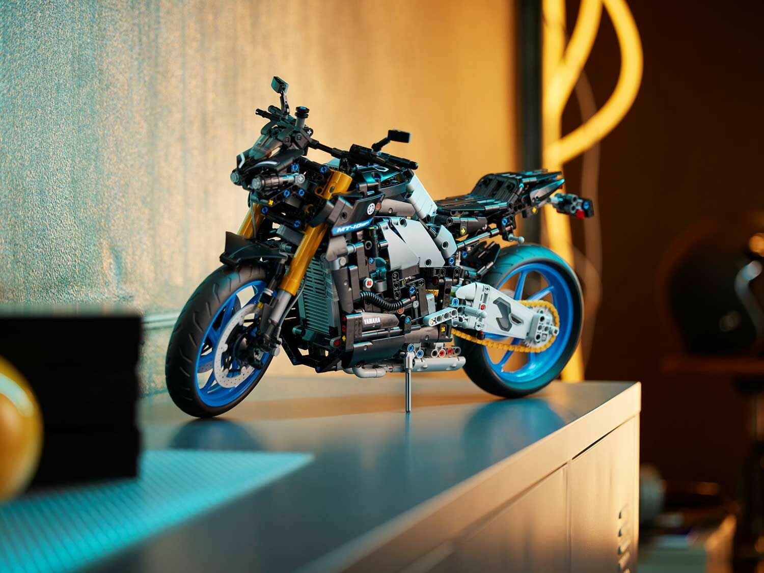 Конструктор Technic мотоцикл "Yamaha MT-10 SP" , 1478 деталей , детский набор Техник, мото 45см. — фото 1