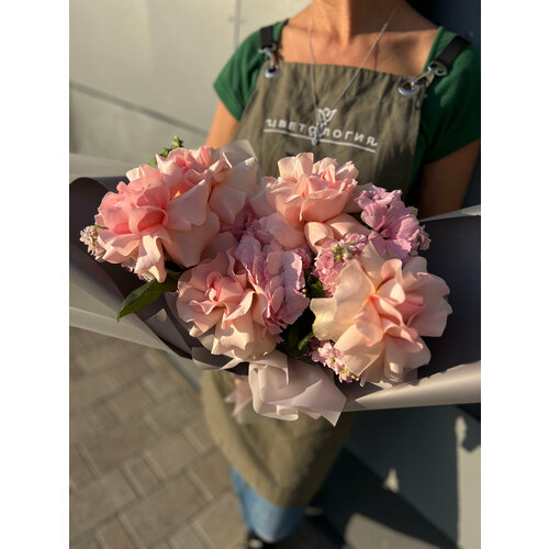 Авторский букет с французскими розами 021 ко Дню матери
