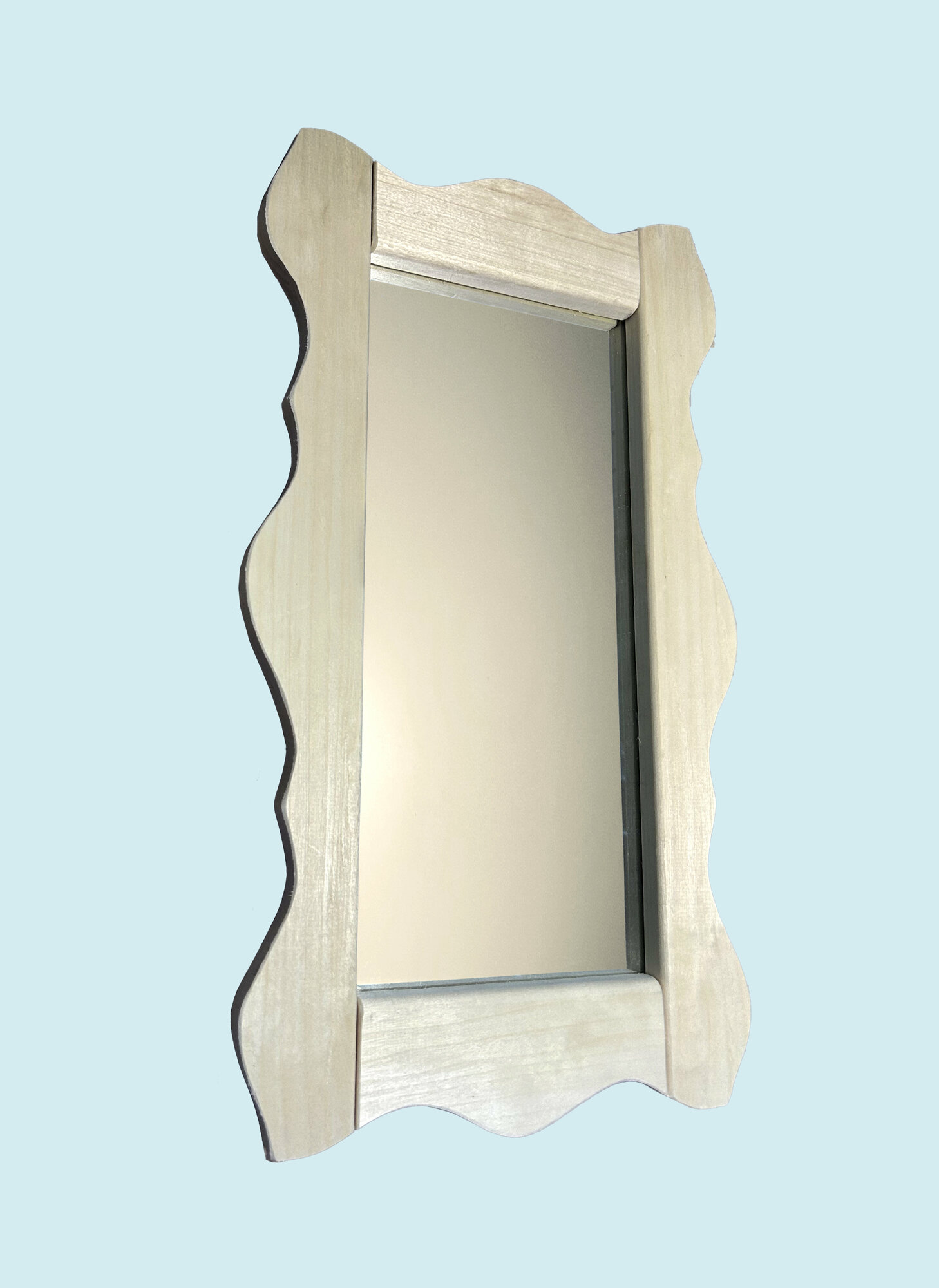 Зеркало настенное с полкой "Волна" в ванную, в баню - фотография № 5