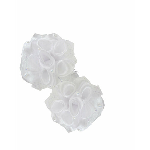 Праздничный бант на резинке для девочек с украшением 13 см белый 747₽