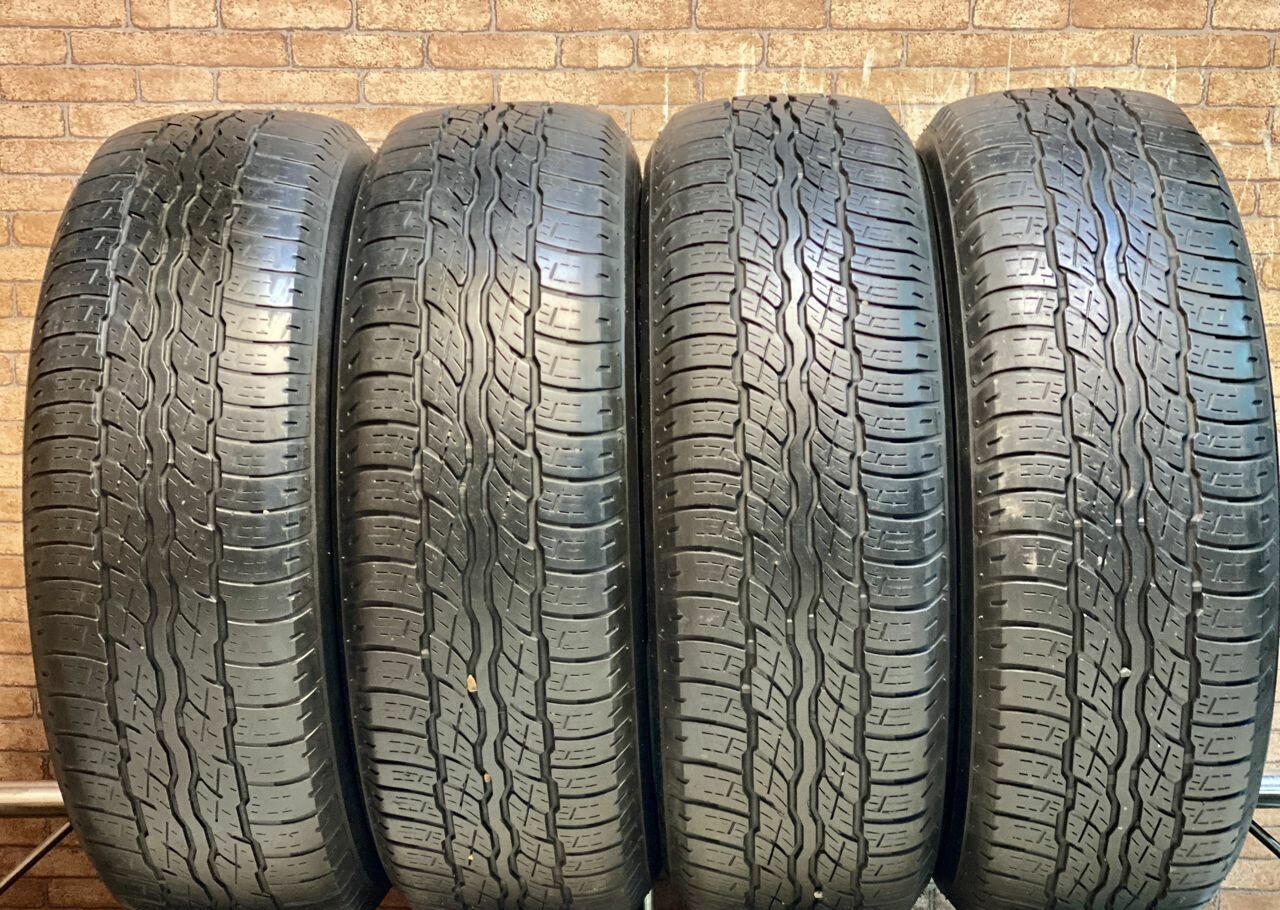 Bridgestone Dueler H/T 687 225/65 R17