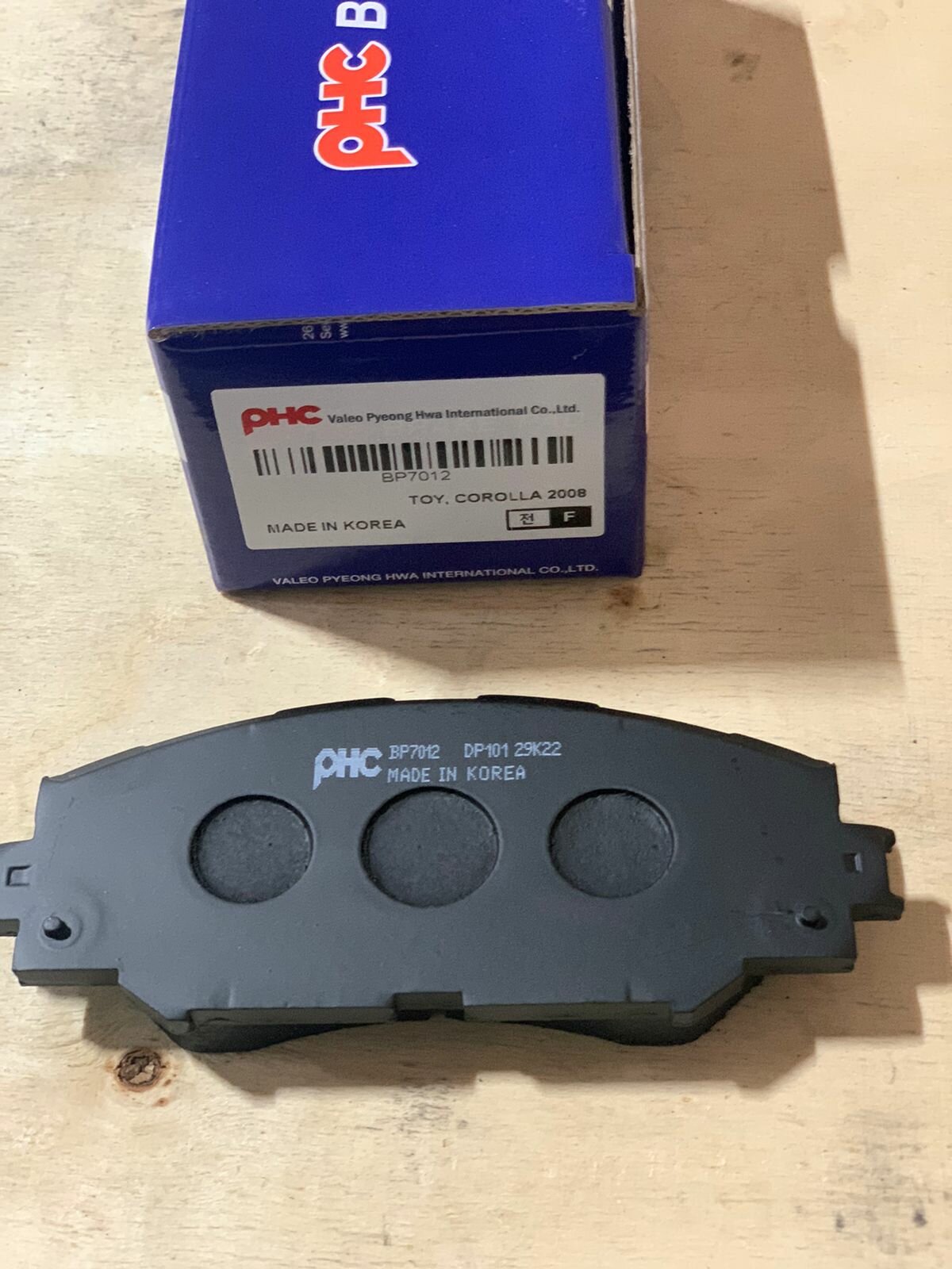 Колодки тормозные передние BP7012 для TOYOTA COROLLA X (E140, E150)(2006-2013), RAV 4 (III) 2012-, AURIS (1.4-1.6) 2007-