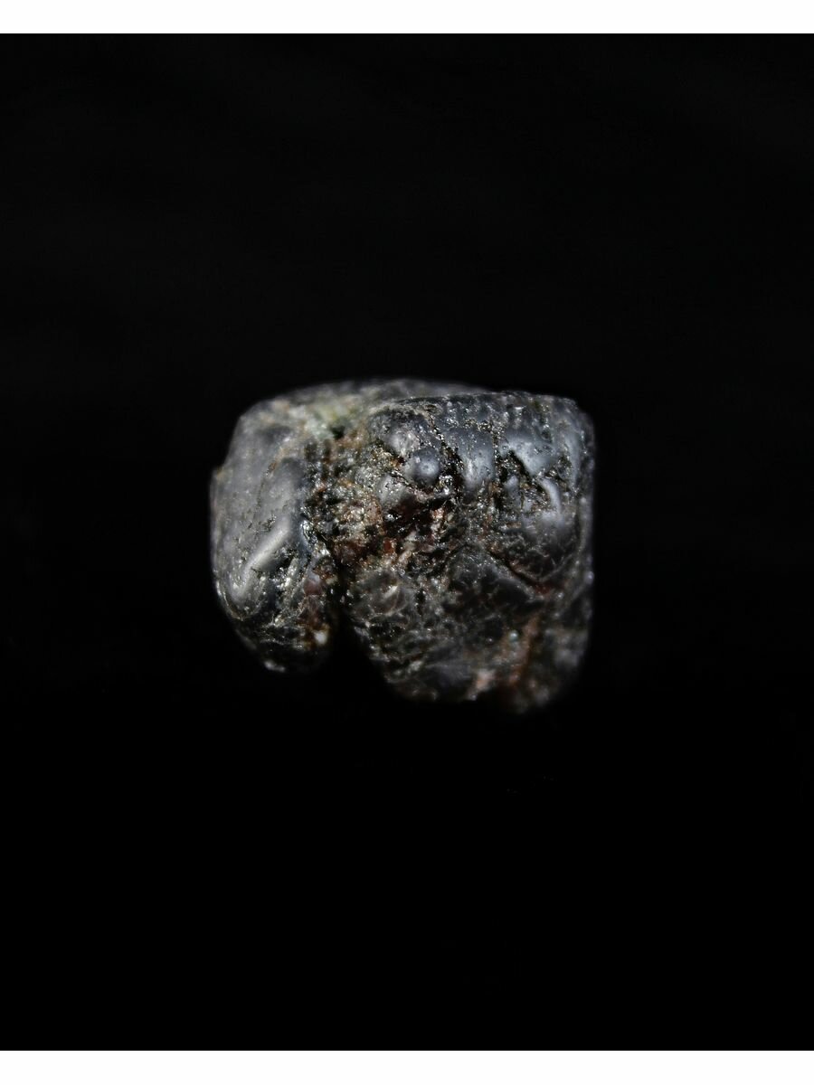 Оберег, амулет Гранат - 1.5-2 см, натуральный камень, самоцвет, необработанный, 1 шт - символ любви и страсти