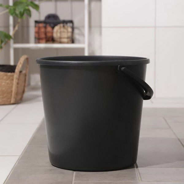 фото Ведро хозяйственное с мерной шкалой, 12 л, цвет чёрный