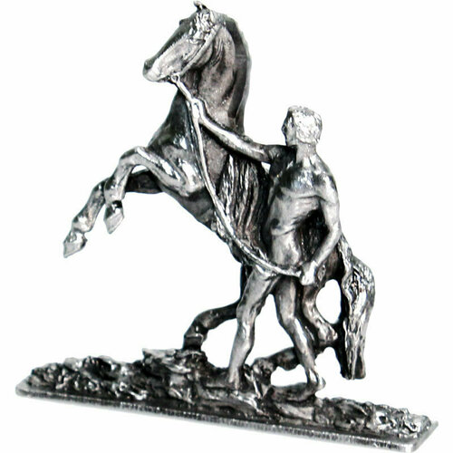 Ниена Фигурка 